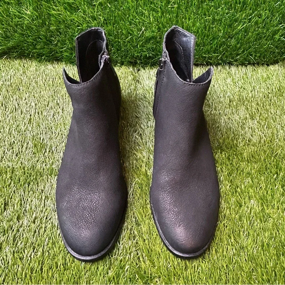 Frye and Co Women Black Leather Ankle Bootie Side Zip Low Heel 7.5M‎ 3470711-BLK